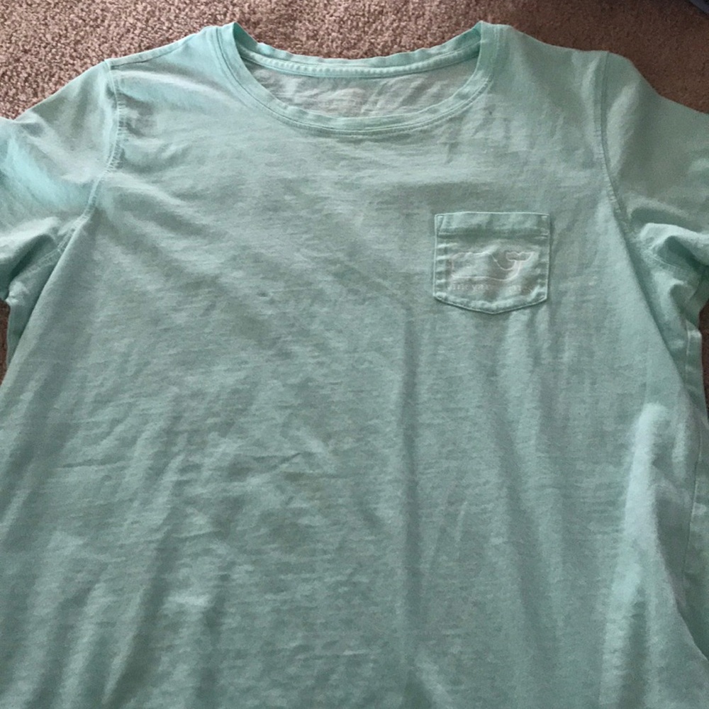 Vineyard vines tee